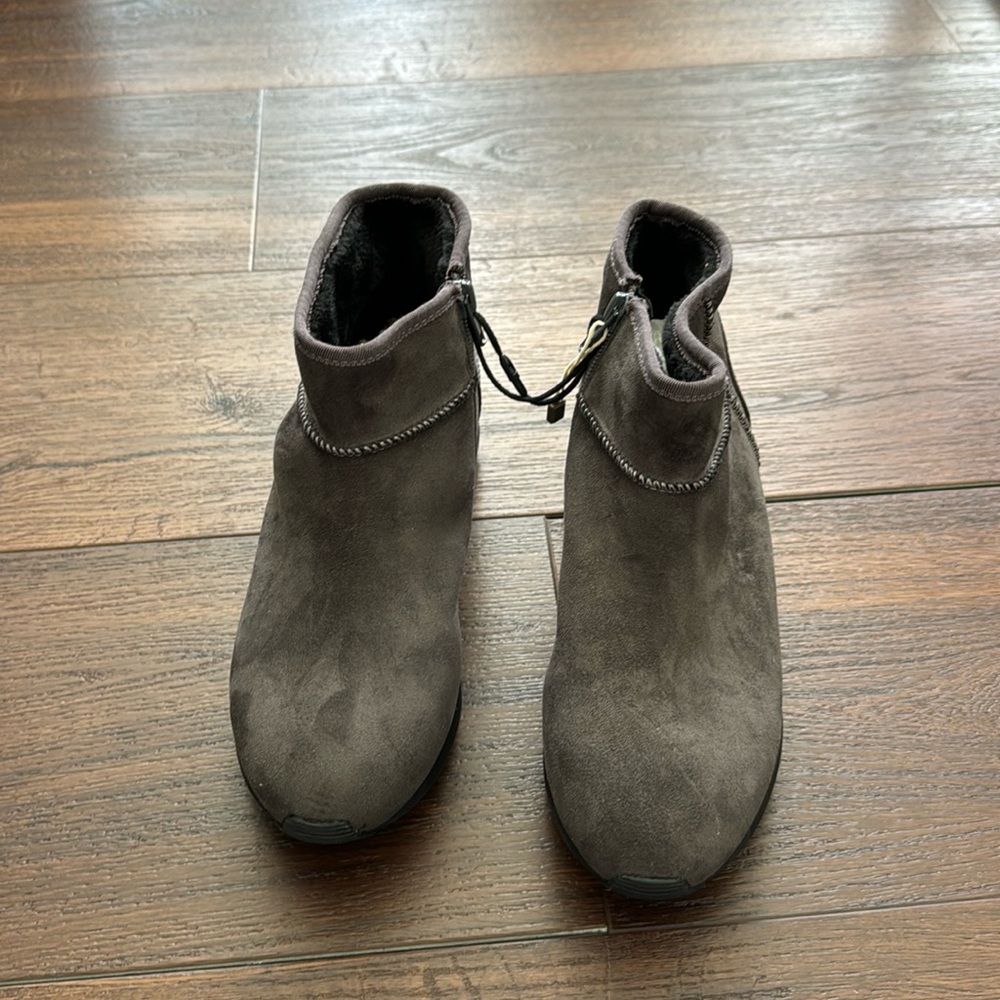 Cafenoir NWT Booties super soft like inside with rubber bottom & jewels detail.